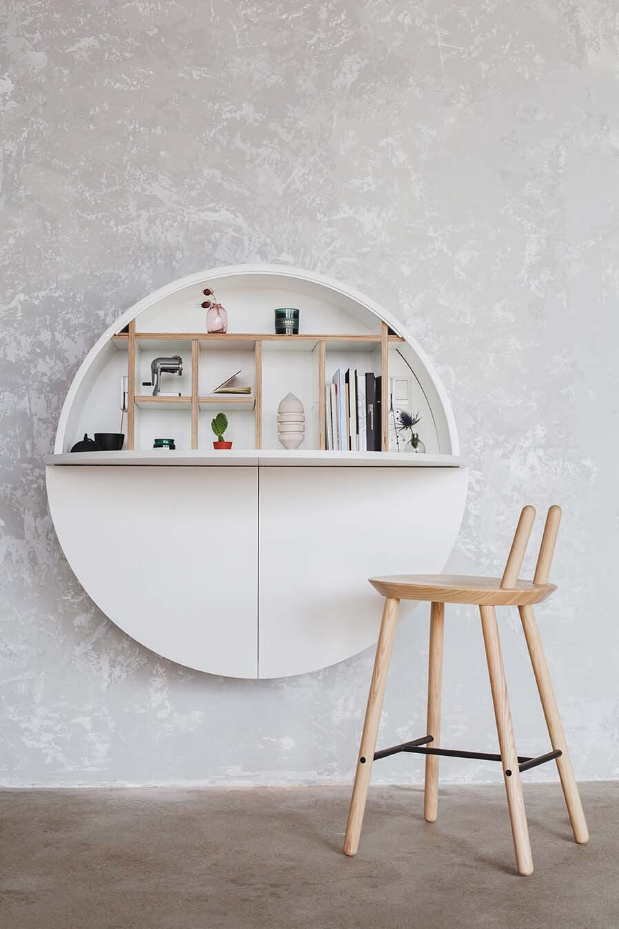 Naïve Semi Bar Stool