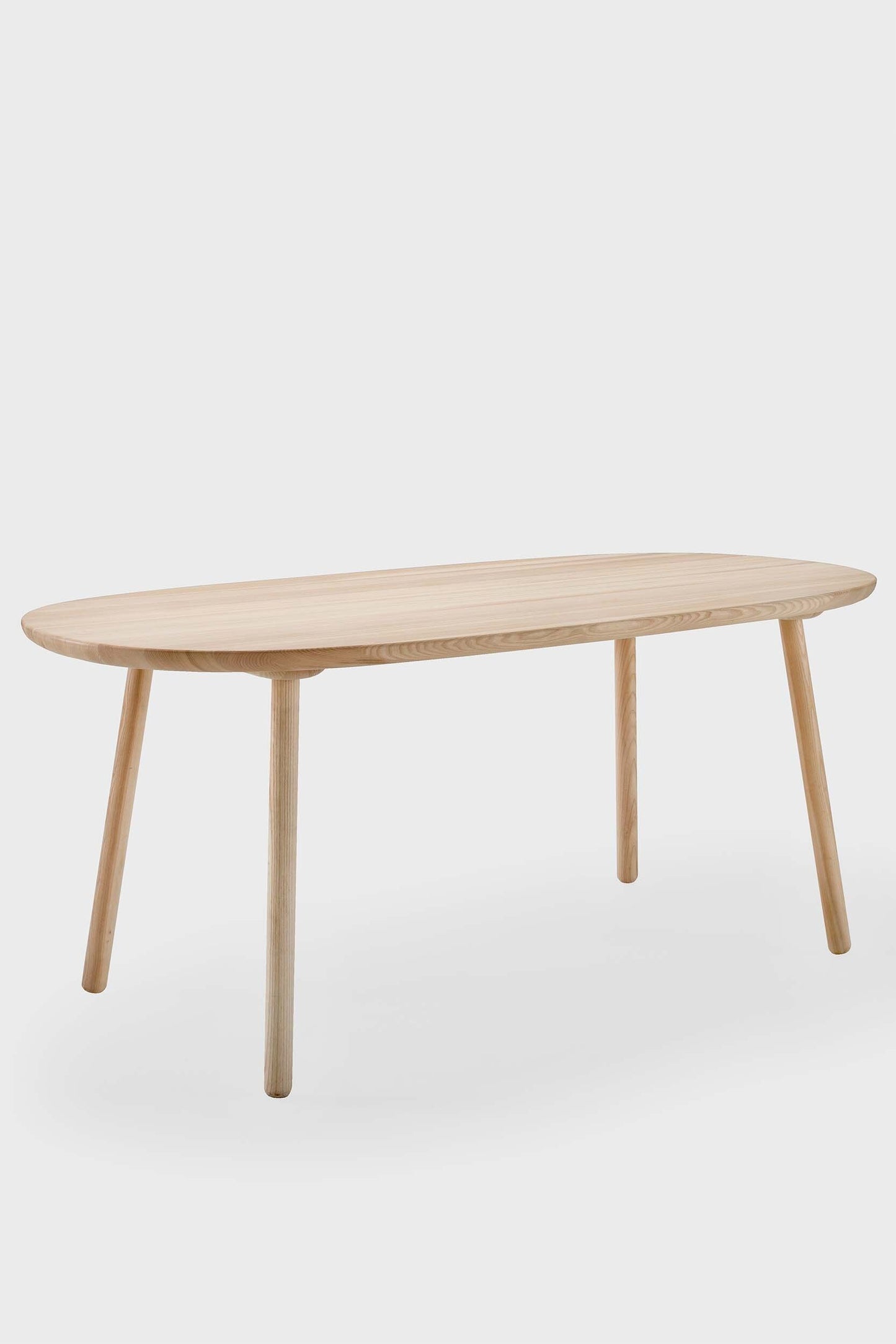 Naïve Oval Dining Table
