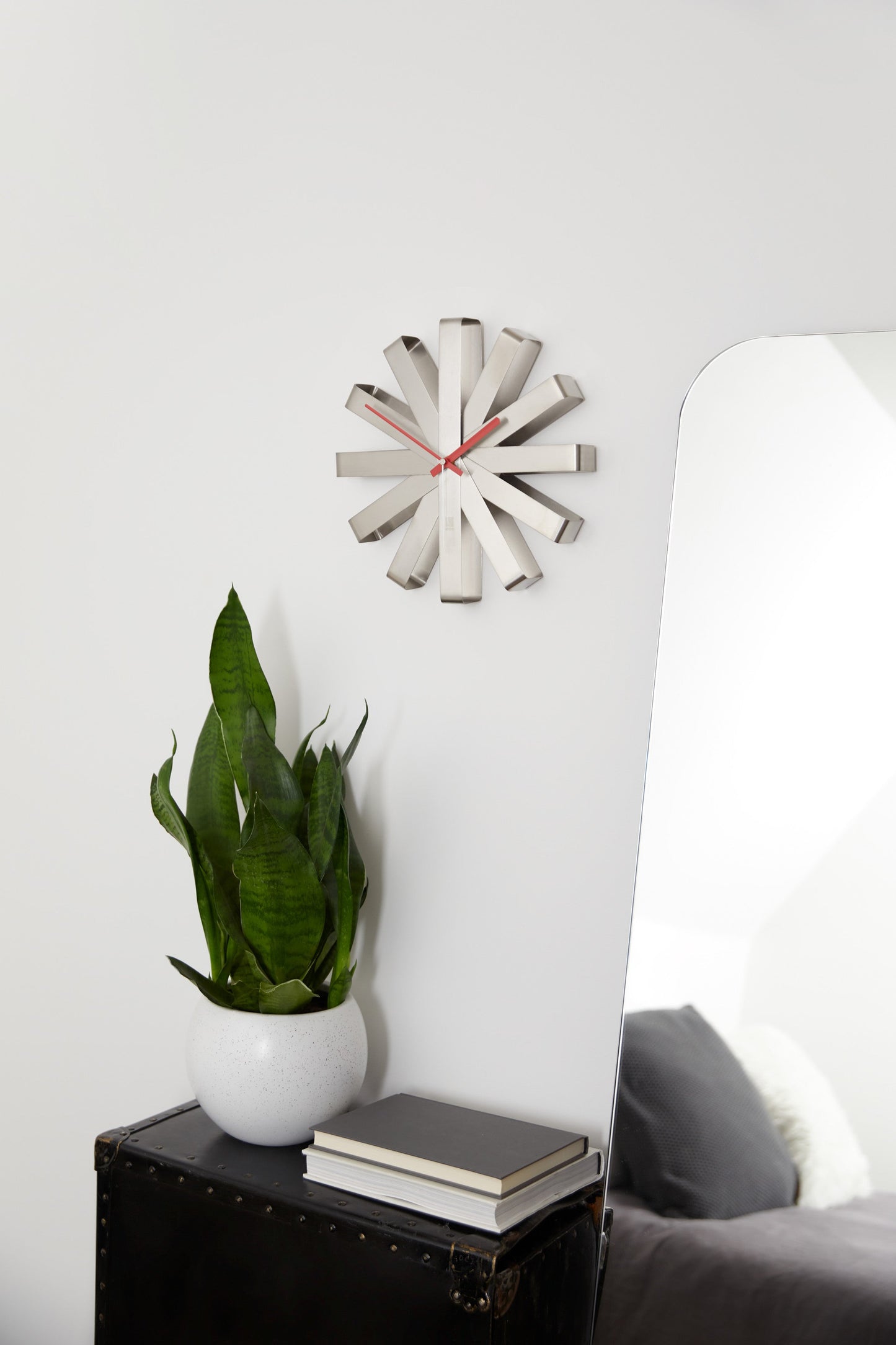 Ribbon Wall Clock
